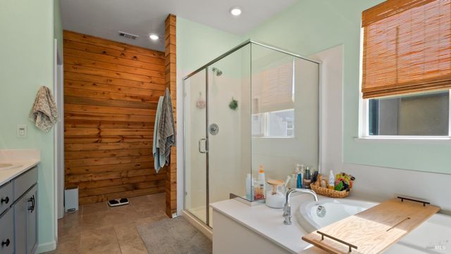 2382 Sheldon Dr, Fairfield, CA 94533