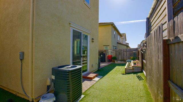 2382 Sheldon Dr, Fairfield, CA 94533