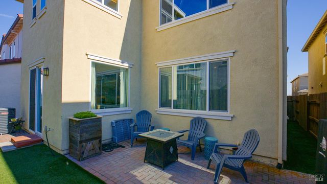 2382 Sheldon Dr, Fairfield, CA 94533