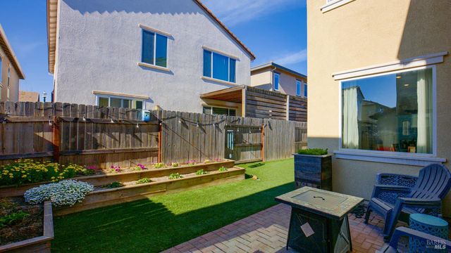 2382 Sheldon Dr, Fairfield, CA 94533