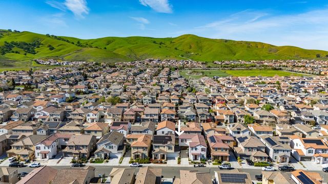 2382 Sheldon Dr, Fairfield, CA 94533