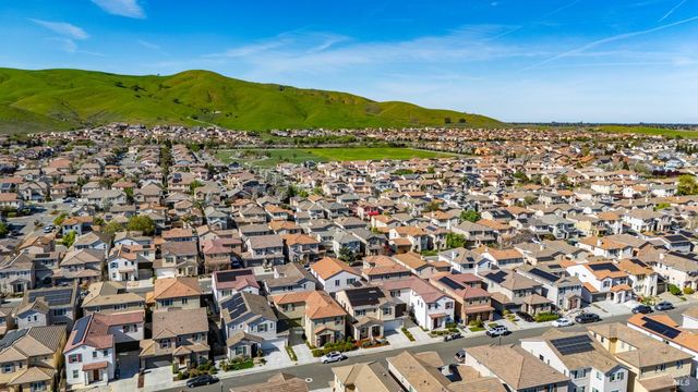 2382 Sheldon Dr, Fairfield, CA 94533