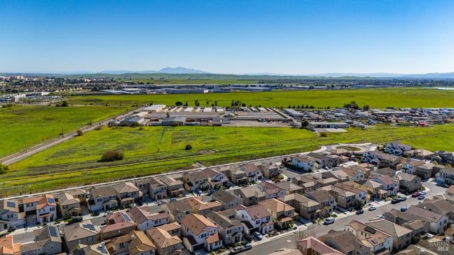 2382 Sheldon Dr, Fairfield, CA 94533