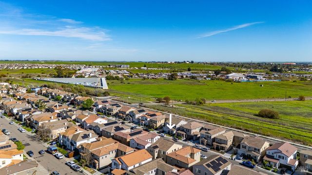 2382 Sheldon Dr, Fairfield, CA 94533