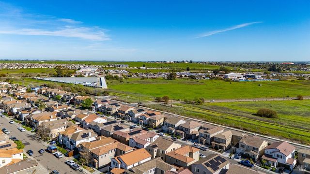 2382 Sheldon Dr, Fairfield, CA 94533