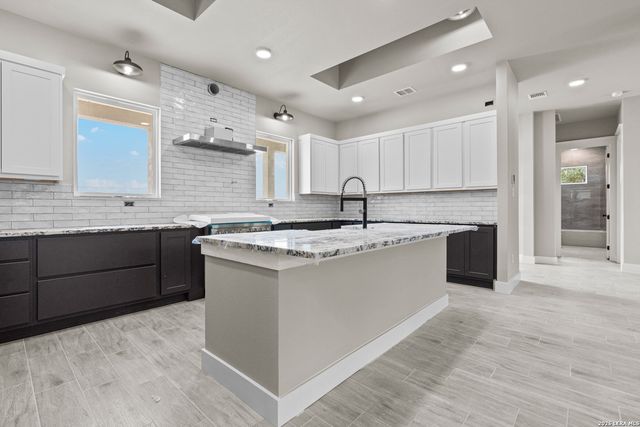129 Rayner Pl, Spring Branch, TX 78070