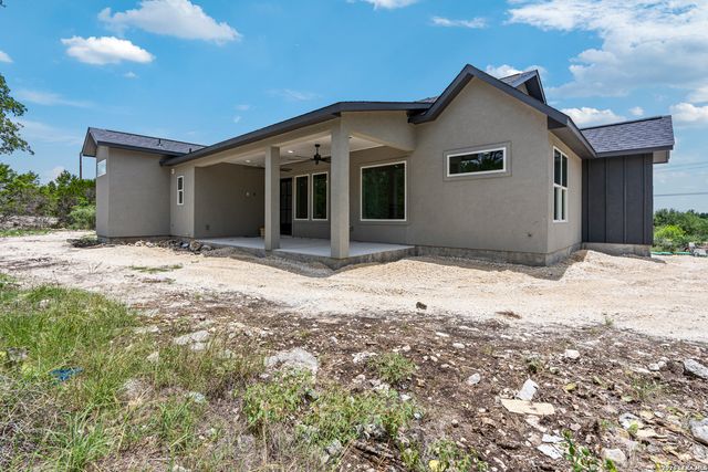 129 Rayner Pl, Spring Branch, TX 78070