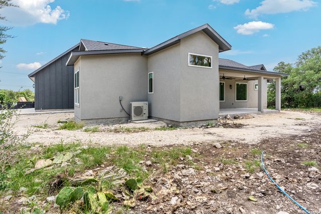 129 Rayner Pl, Spring Branch, TX 78070