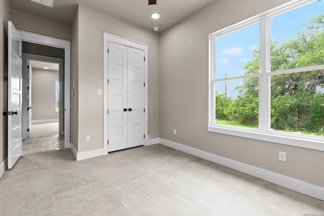 129 Rayner Pl, Spring Branch, TX 78070