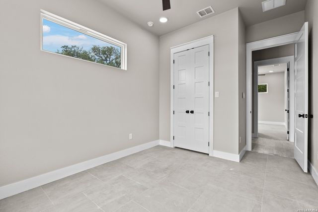 129 Rayner Pl, Spring Branch, TX 78070