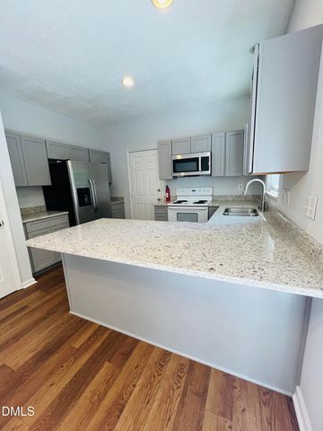 504 Quest Ridge Drive, Fuquay Varina, NC 27526