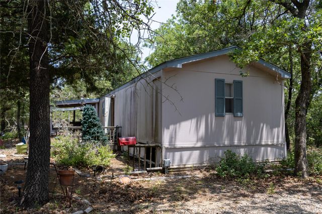 642 Hidden Oaks DR, Elgin, TX 78621