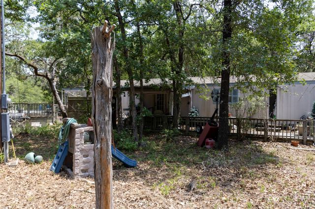 642 Hidden Oaks DR, Elgin, TX 78621
