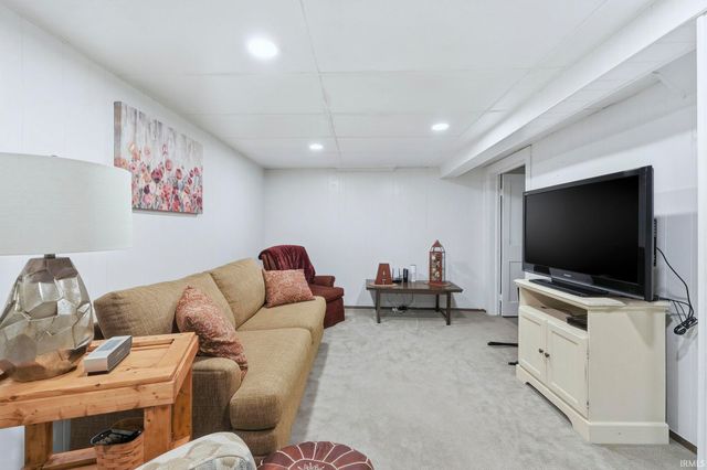 1216 Maxine Drive, Fort Wayne, IN 46807