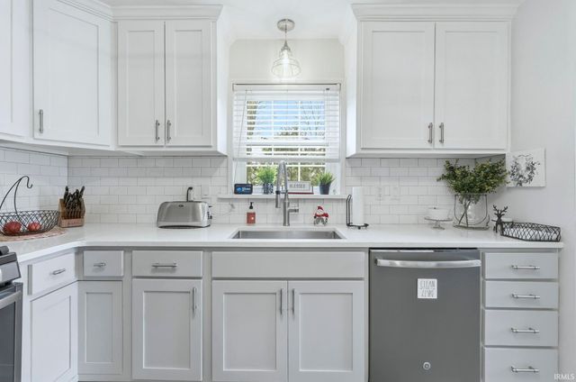 1216 Maxine Drive, Fort Wayne, IN 46807