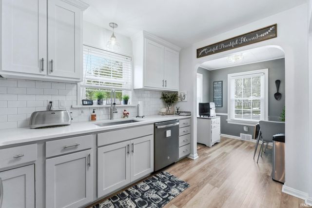 1216 Maxine Drive, Fort Wayne, IN 46807