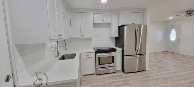 7409 Valeda Drive, Deer Park, TX 77536