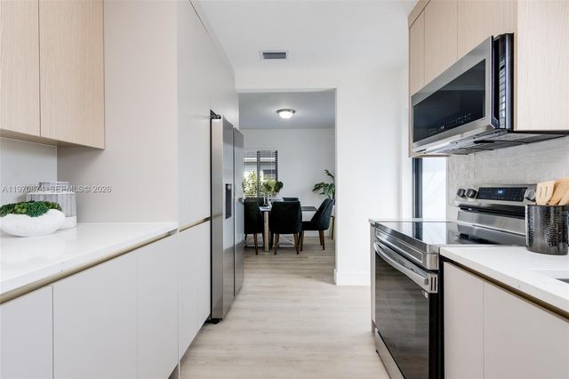 16049 NE 9th PL, North Miami Beach, FL 33162