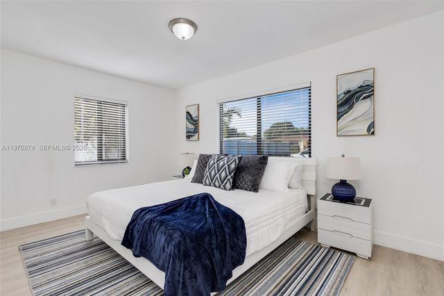 16049 NE 9th PL, North Miami Beach, FL 33162