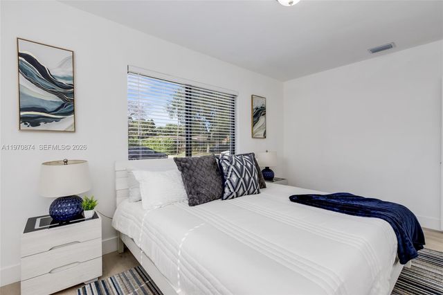 16049 NE 9th PL, North Miami Beach, FL 33162