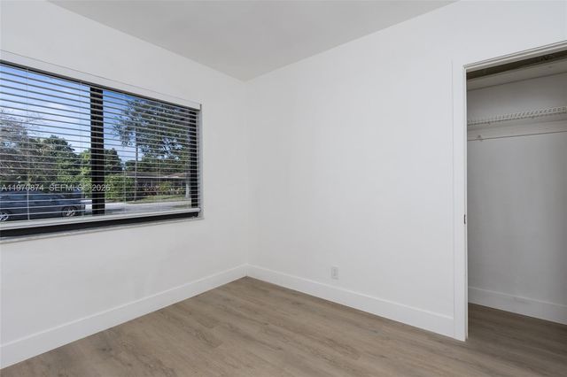 16049 NE 9th PL, North Miami Beach, FL 33162