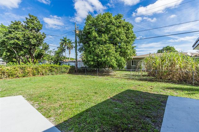 16049 NE 9th PL, North Miami Beach, FL 33162