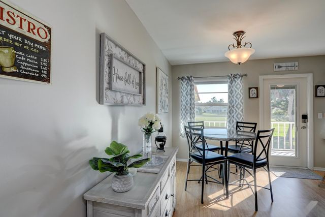 32 Pine Arbor Lane 205, Vero Beach, FL 32962