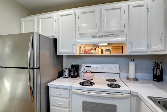 32 Pine Arbor Lane 205, Vero Beach, FL 32962