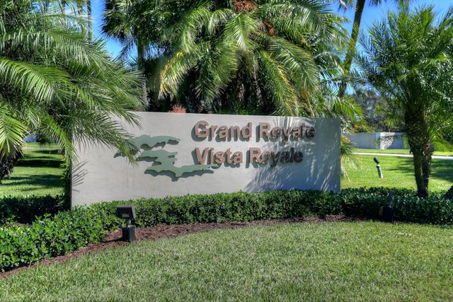 32 Pine Arbor Lane 205, Vero Beach, FL 32962