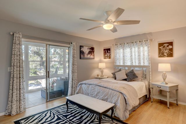 32 Pine Arbor Lane 205, Vero Beach, FL 32962