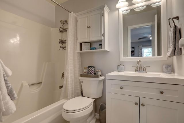 32 Pine Arbor Lane 205, Vero Beach, FL 32962