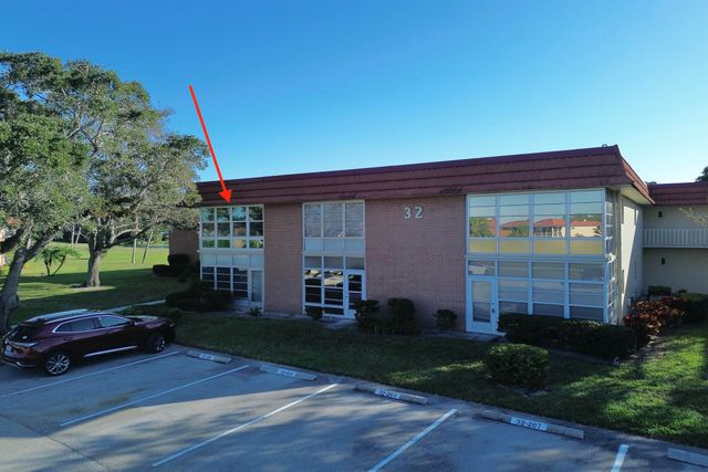 32 Pine Arbor Lane 205, Vero Beach, FL 32962
