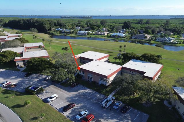 32 Pine Arbor Lane 205, Vero Beach, FL 32962