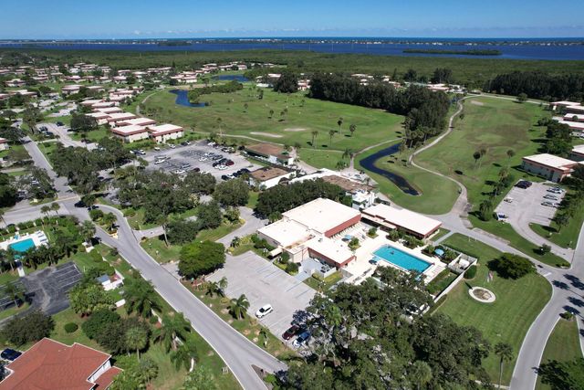 32 Pine Arbor Lane 205, Vero Beach, FL 32962