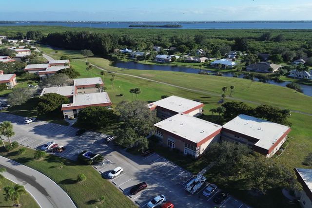 32 Pine Arbor Lane 205, Vero Beach, FL 32962