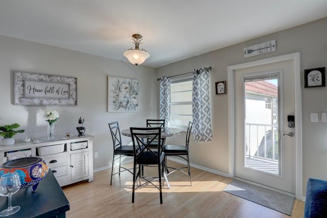 32 Pine Arbor Lane 205, Vero Beach, FL 32962