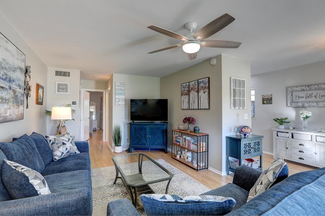 32 Pine Arbor Lane 205, Vero Beach, FL 32962
