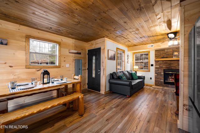 3133 Hatcher Top Rd, Sevierville, TN 37862