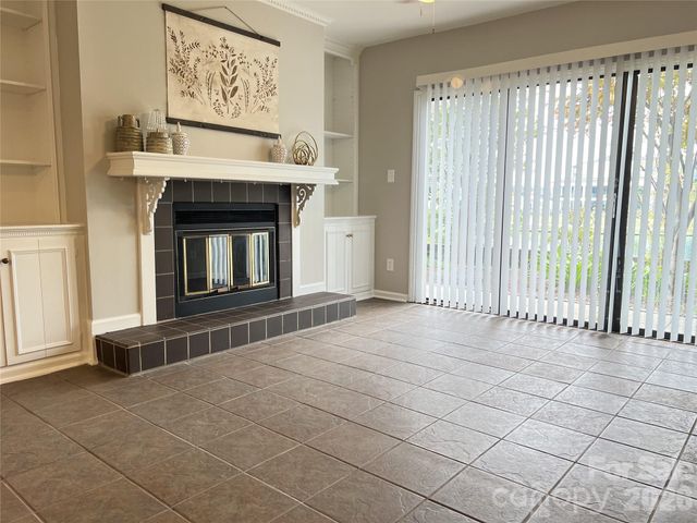 9041 J M Keynes Drive, Charlotte, NC 28262