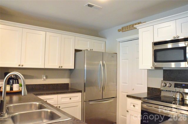 9041 J M Keynes Drive, Charlotte, NC 28262