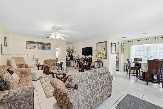 8431 NW 12th St D68, Plantation, FL 33322