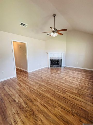 25418 Homestead Dr, Denham Springs, LA 70726