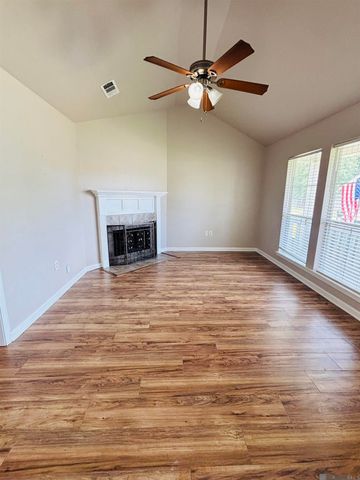 25418 Homestead Dr, Denham Springs, LA 70726