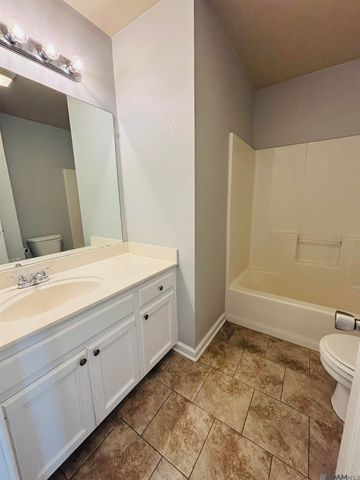 25418 Homestead Dr, Denham Springs, LA 70726
