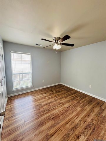25418 Homestead Dr, Denham Springs, LA 70726