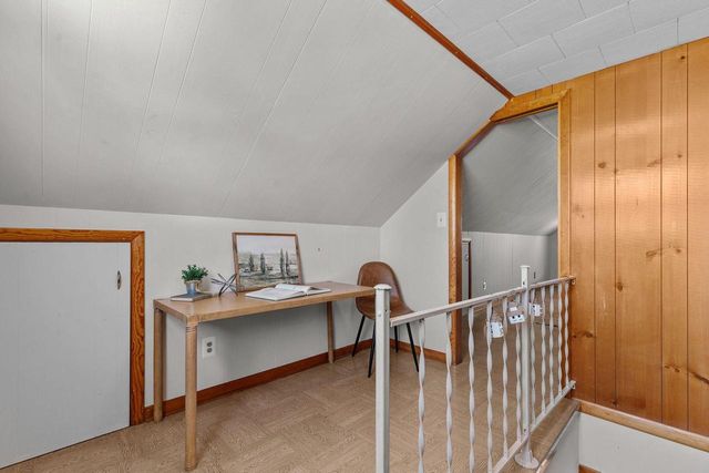 125 W CECIL STREET, Neenah, WI 54956