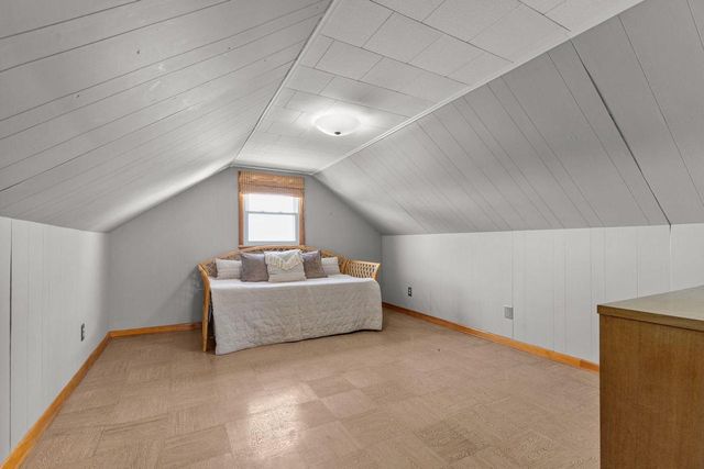 125 W CECIL STREET, Neenah, WI 54956