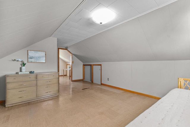 125 W CECIL STREET, Neenah, WI 54956