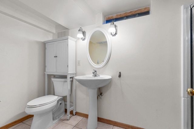 125 W CECIL STREET, Neenah, WI 54956