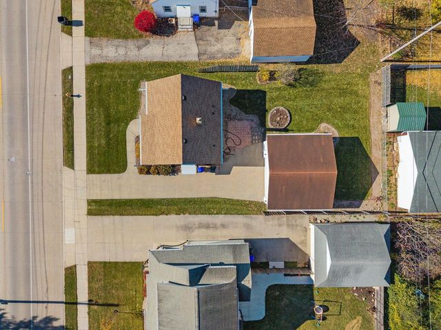 125 W CECIL STREET, Neenah, WI 54956